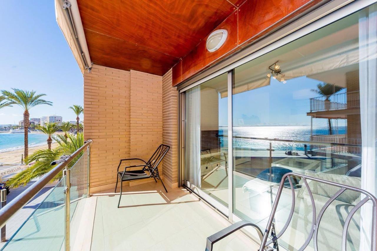 Шикарная квартира на первой линии -Luxury apartment on the first line sea Торевьиа Экстерьер фото