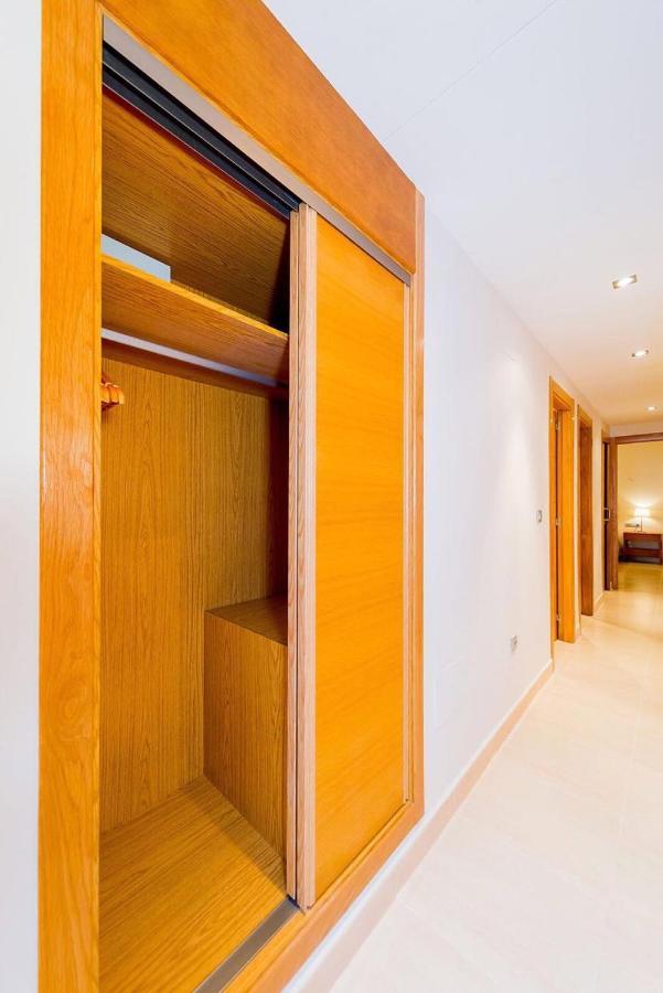 Шикарная квартира на первой линии -Luxury apartment on the first line sea Торевьиа Экстерьер фото