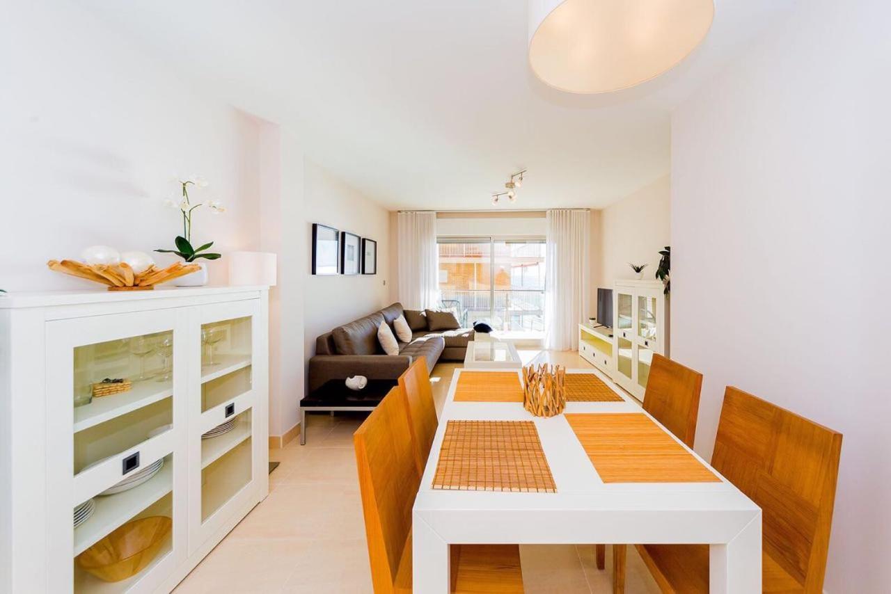Шикарная квартира на первой линии -Luxury apartment on the first line sea Торевьиа Экстерьер фото